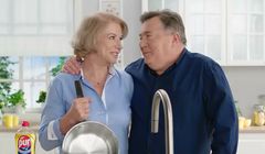 Bożena Dykiel i Mieczysław Hryniewicz jako małżeństwo z „Na Wspólnej” reklamują Pur (wideo)