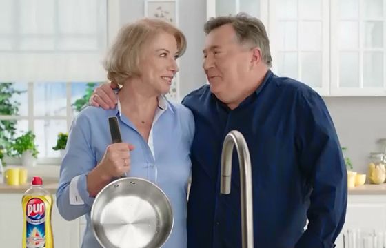 Bożena Dykiel i Mieczysław Hryniewicz jako małżeństwo z „Na Wspólnej” reklamują Pur (wideo)