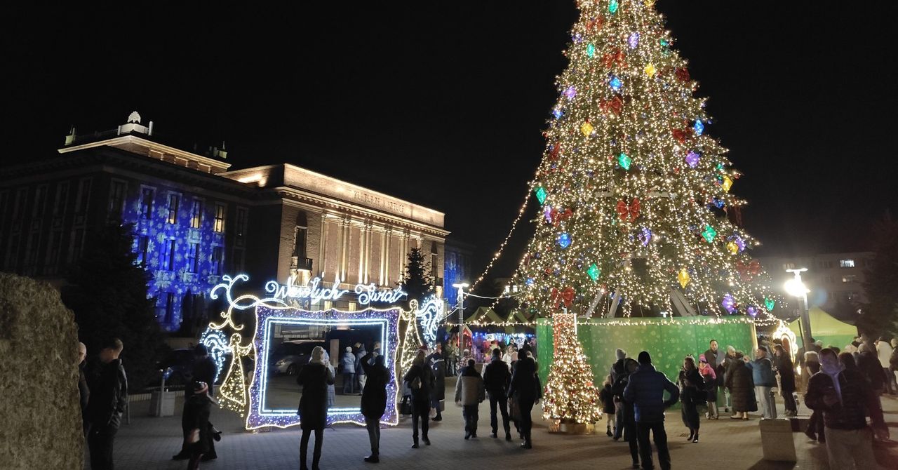 Dąbrowa Górnicza: Za nami magiczny moment rozświetlenia choinki