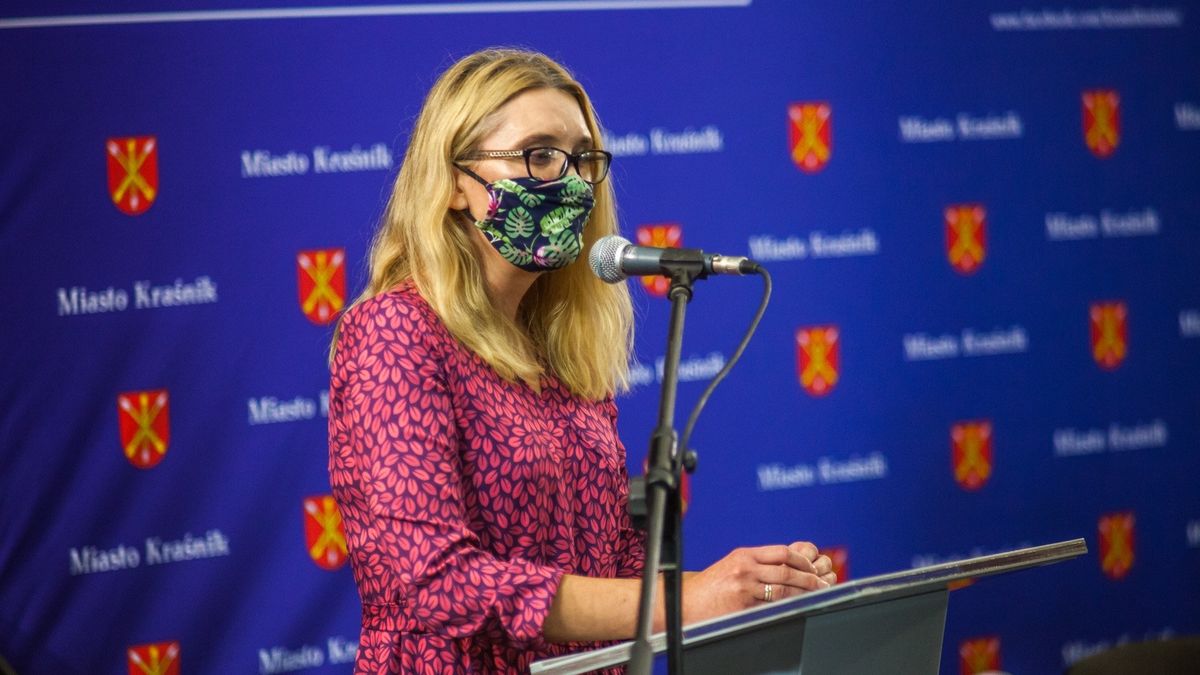 Agnieszka Krauzowicz na XXVIII Nadzwyczajnej Sesji Rady Miasta Kraśnik, fot. Grzegorz Żak