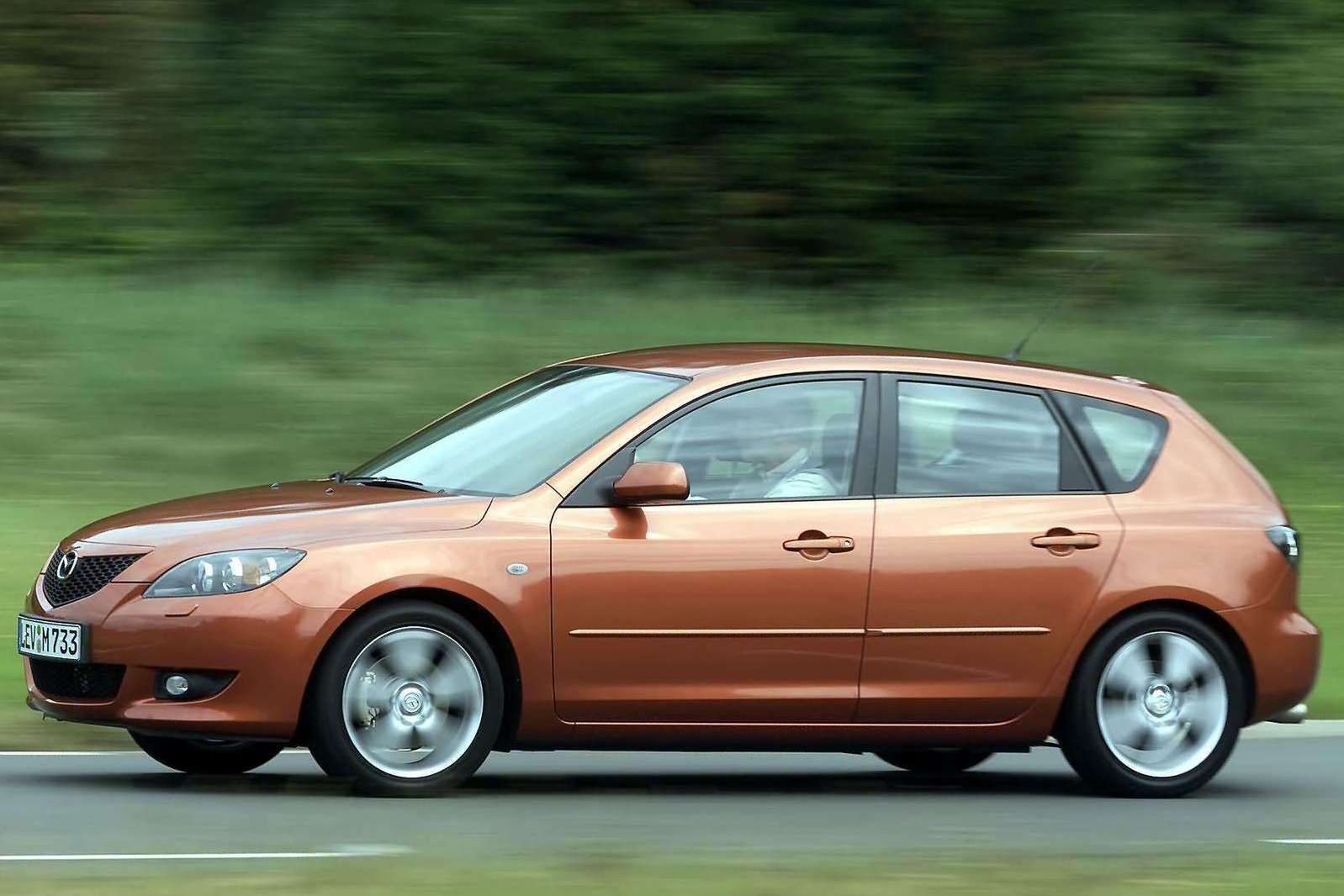 Mazda 3 nie oberwała tak jak Mazda 6 ze względu na bardziej udany silnik 1.6 CD. Niestety i tu montowano wadliwy 2.0 MZR-CD, a także znajdziemy korozję w nadwoziu.