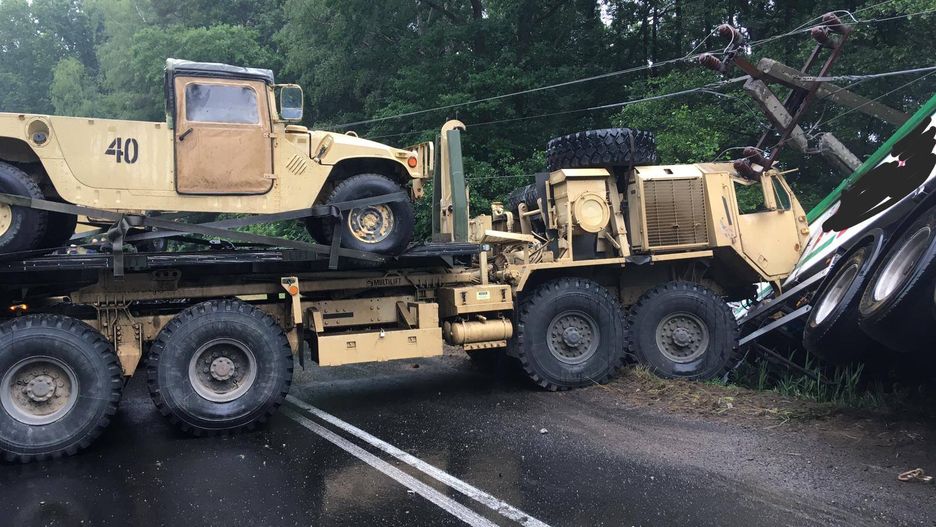 Konotop. Wypadek z udziałem ciężarówki armii USA