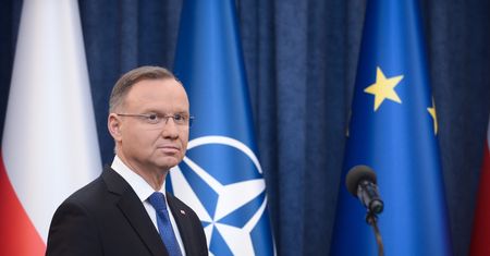 Duda uderza w Sienkiewicza. "Rażące naruszenie"
