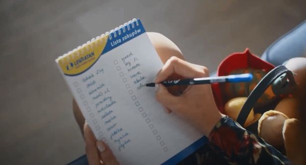 Lewiatan reklamuje się na wiosnę (wideo)