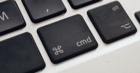 Apple uruchamia program darmowej naprawy MacBooków. To przez motylkowe klawiatury