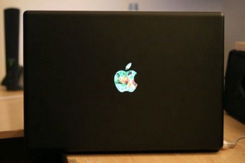 Applemania: Zhakuj świecące logo w MacBooku