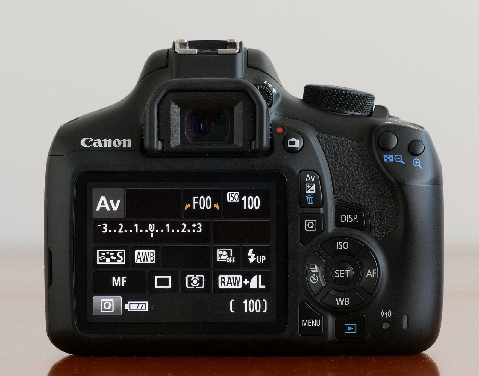 Canon EOS 1300D – lustrzanka bez zadęcia i zobowiązań [test] 2