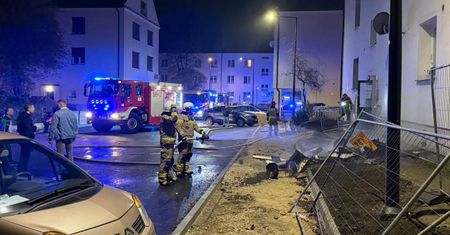 Policjanci uratowali 29-latka. Sami trafili do szpitala