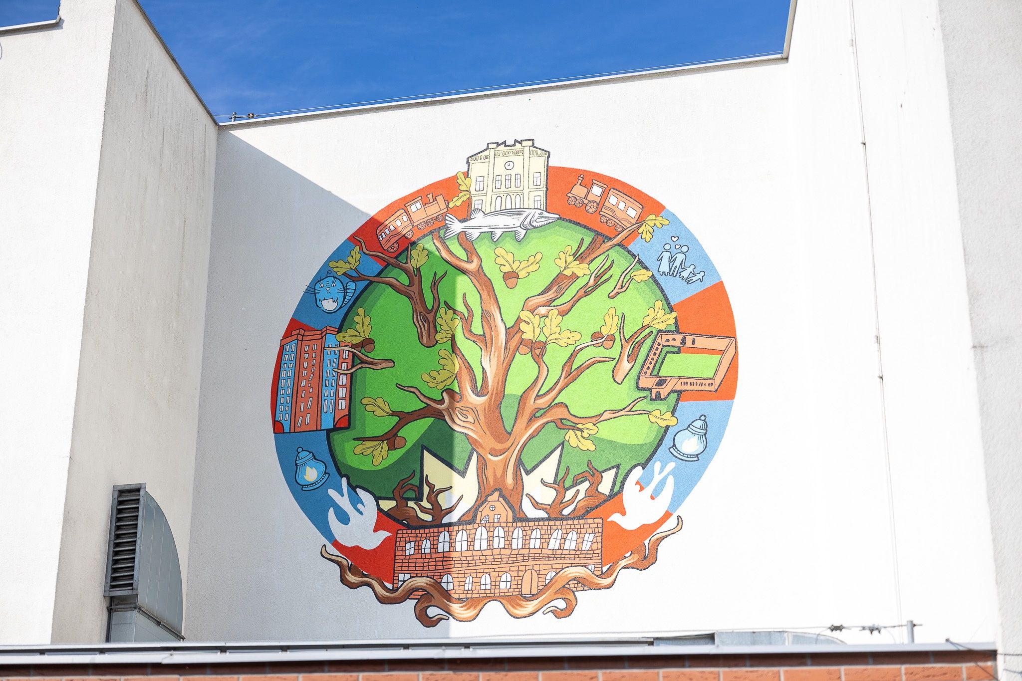6 października w SP 15 odsłonięto mural, zaprojektowany przez uczniów.