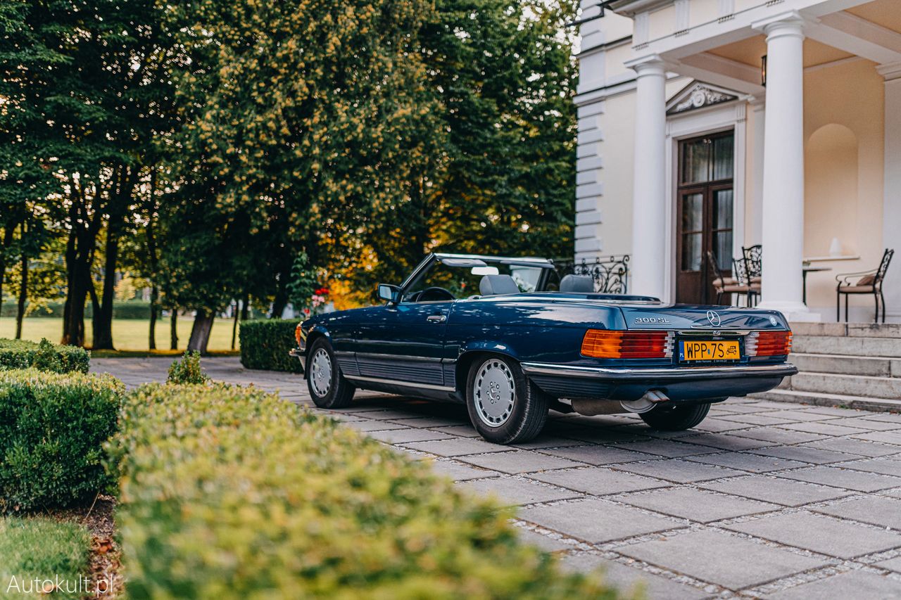 Mercedes 300 SL (R107)