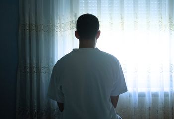 Stracił głos przez raka. Dziś z pomocą AI buduje go na nowo