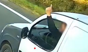 Kierowca fiata nagrany. Skandal, co wyprawiał. Burza w sieci