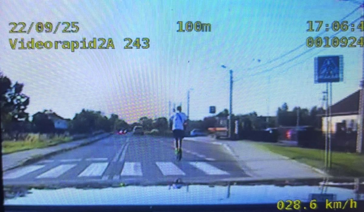 Jadachy: 14-latek uciekał policjantom na hulajnodze elektrycznej