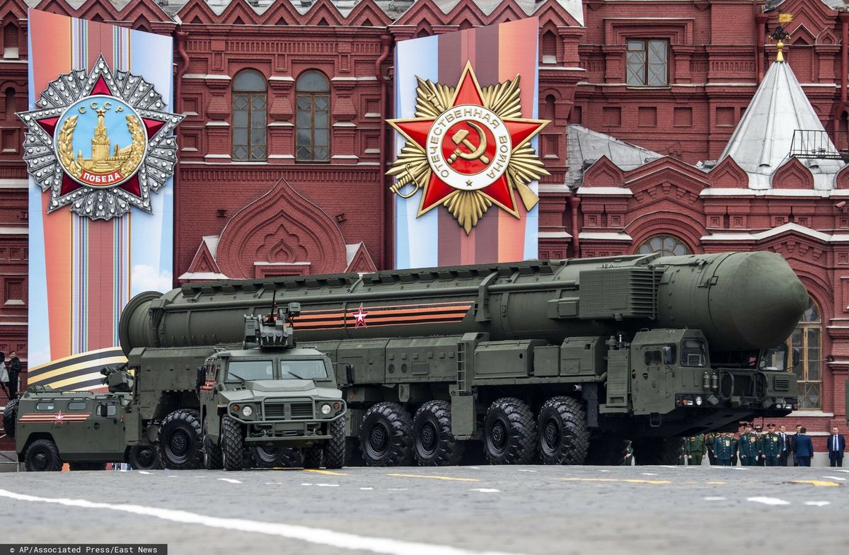 Jak zapobiec wojnie nuklearnej? "Ukraina musi wejść do NATO". Na zdjęciu rosyjska defilada z okazji Dnia Zwycięstwa 