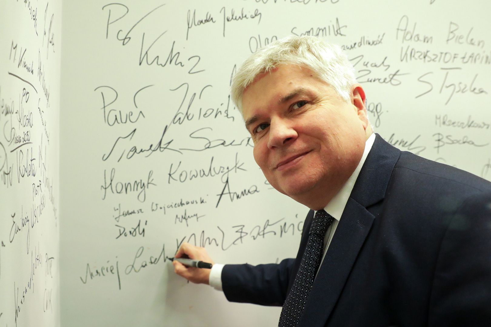 Warszawa, 25.01.2024. Sekretarz stanu w Ministerstwie Funduszy i Polityki Regionalnej, Pełnomocnik Rządu do spraw Centralnego Portu Komunikacyjnego Maciej Lasek w siedzibie Polskiej Agencji Prasowej w Warszawie, 25 bm. Maciej Lasek był gościem Studia PAP. (jm) PAP/Tomasz Gzell