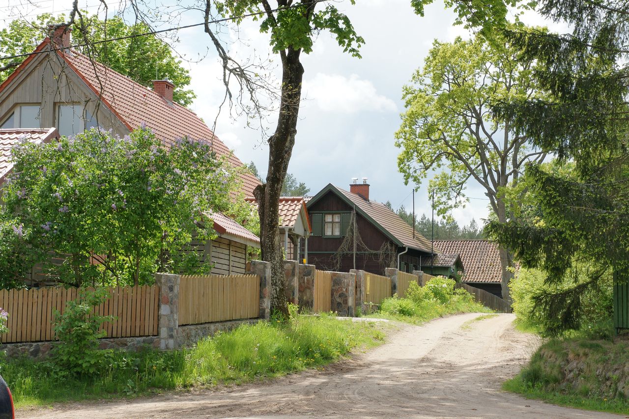 Droga dojazdowa do domu - jak zaplanować budowę i ile kosztuje?