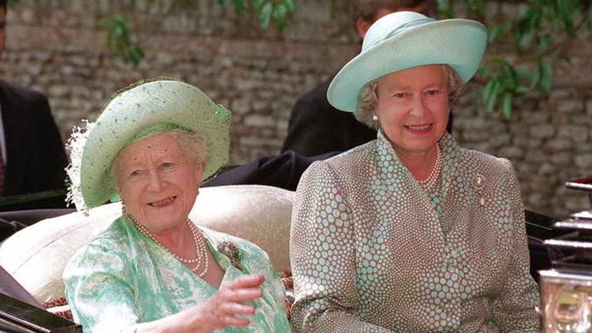 Królowa-matka i królowa Elżbieta II