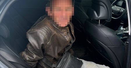 Próba włamania do domu w Ostrołęce. 46-latek rozbijał ścianę toporkiem!