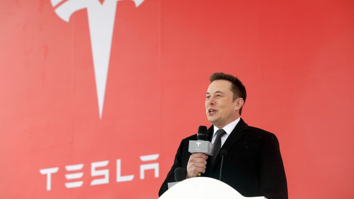 Elon Musk, CEO Tesli. Jego firma straci pozycję lidera na rzecz Volkswagena