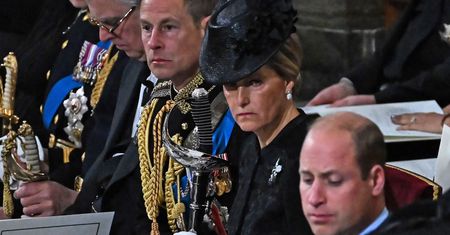 Moment, którego nie pokazały kamery. Syn królowej w rozsypce