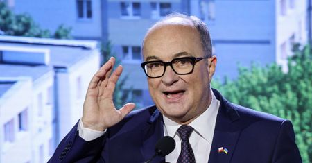 Czarzasty znowu zaatakował. Wziął na celownik Hołownię
