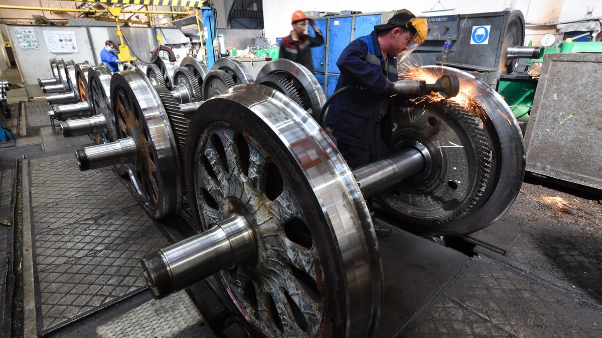 Rosyjski zakład wagonów i czołgów ogranicza produkcję