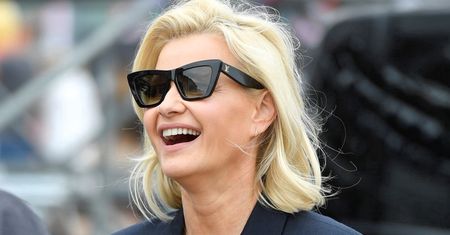 Miała na sobie mini. Ale to rajstopy skradły show