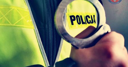 Szczecin. Poszukiwani spotkali się w tramwaju. Okazał się dla nich za mały