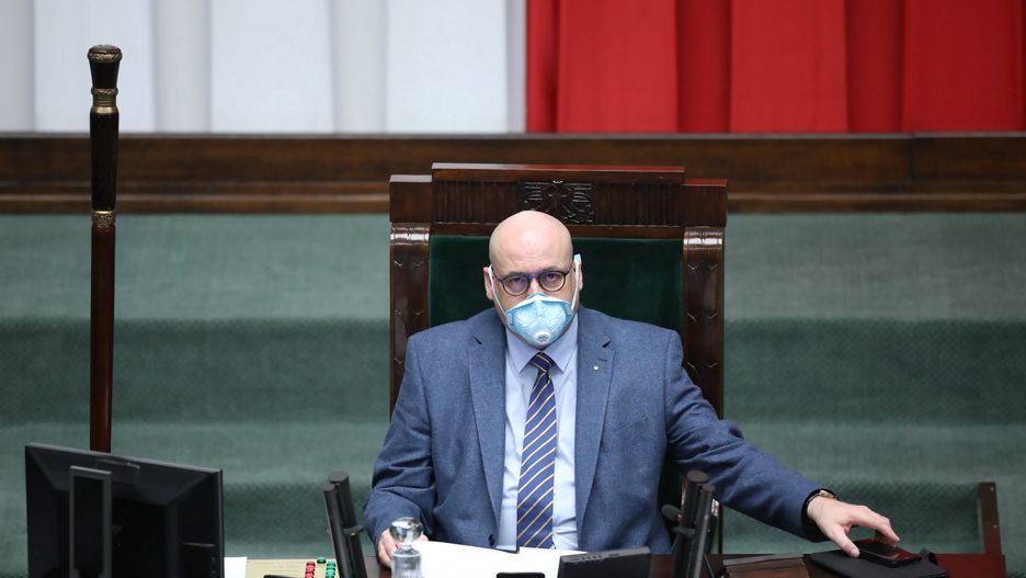 Koronawirus w Sejmie. Wicemarszałek Piotr Zgorzelski skierowany na kwarantannę. Głosuje zdalnie. 