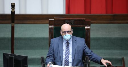 Koronawirus w Sejmie. Piotr Zgorzelski głosuje zdalnie z domowej kwarantanny