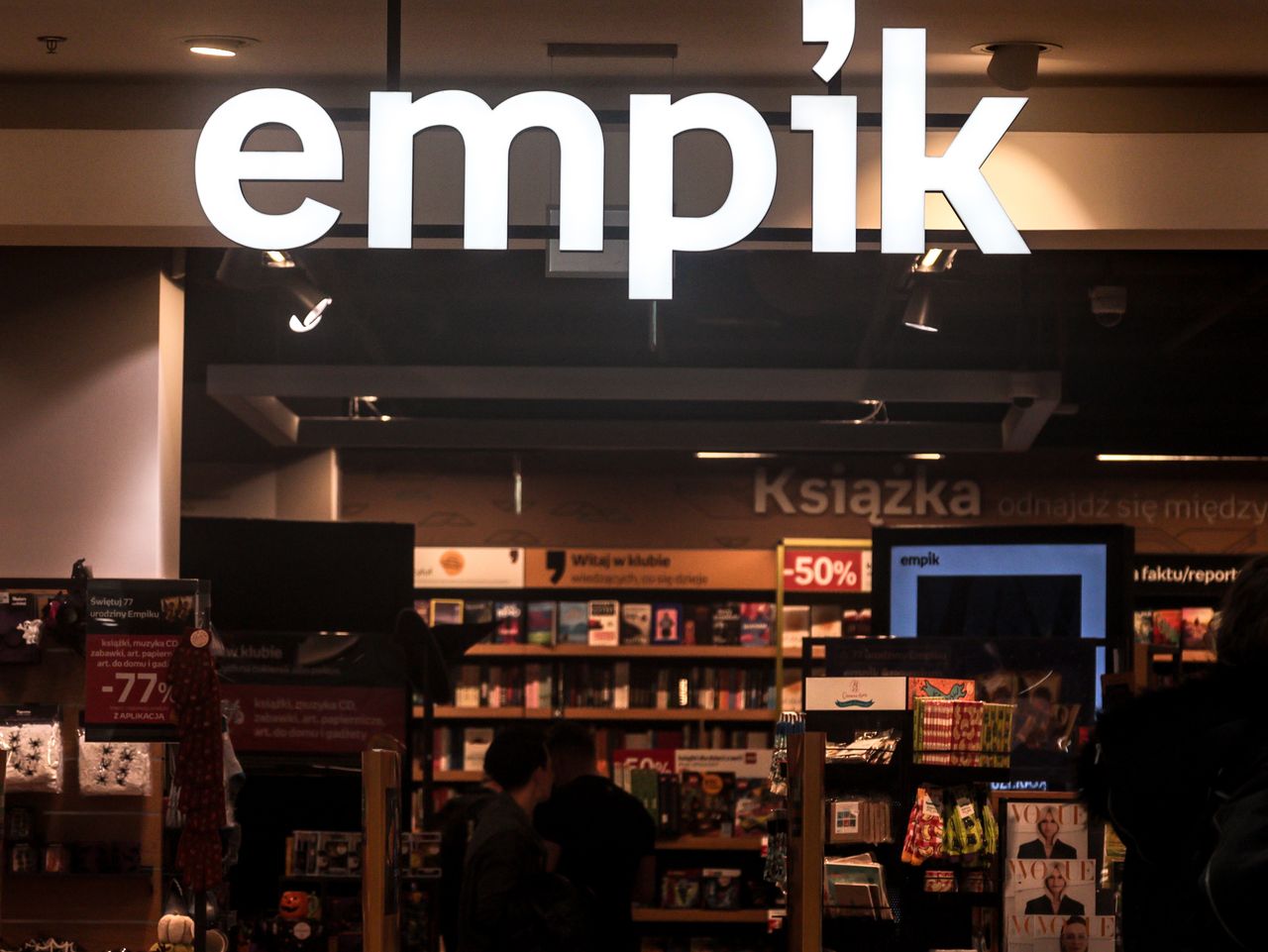 Nawet 550 zł taniej w Empiku. Ruszyły promocje na Dzień Matki