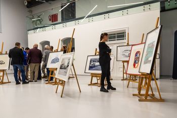 Sieradz: Wernisaż rysunków Marcina Plucińskiego
