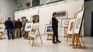 Sieradz: Wernisaż rysunków Marcina Plucińskiego