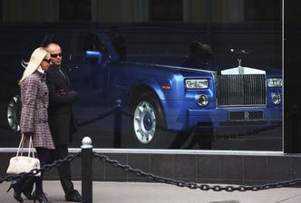 Rosjanie omijają sankcje. Tak importują luksusowe samochody z Europy