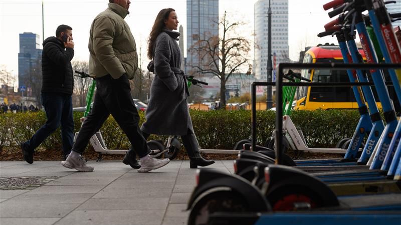 PKB Polski w III kwartale 2025 roku wyraźnie wzrosło względem ub