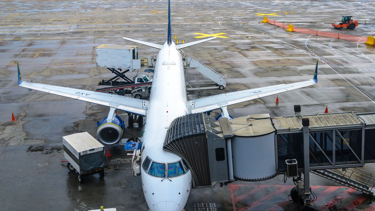 9-latek niezauważony wszedł do samolotu