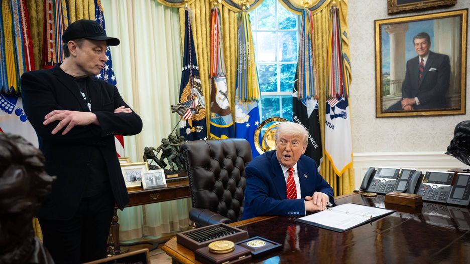 US President Trump, Elon Musk attend press conference in the White House's Oval Office
epa12145992 US President Donald Trump (R) and Elon Musk attend a press conference in the Oval Office at the White House in Washington, DC, USA, 30 May 2025.  EPA/FRANCIS CHUNG / POOL 
Dostawca: PAP/EPA.
FRANCIS CHUNG / POOL
Oval Office, White House, US president