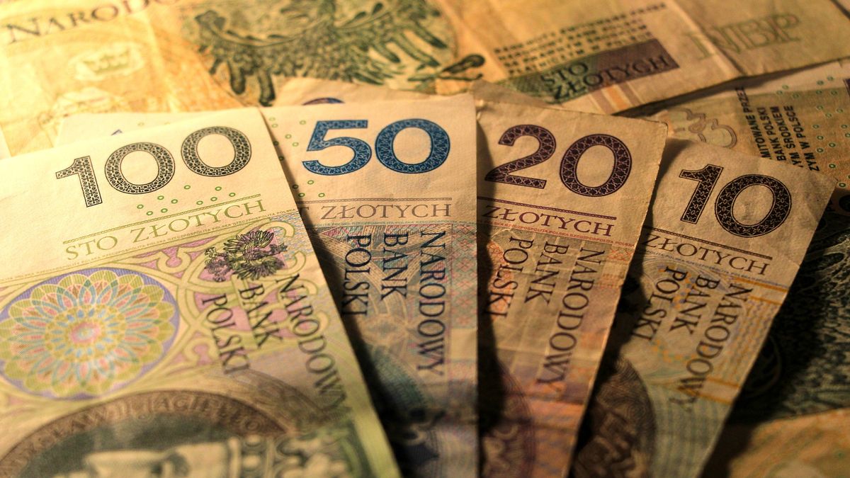 Podwyżki od 700 do nawet 1000 zł. Kto może na nie liczyć?