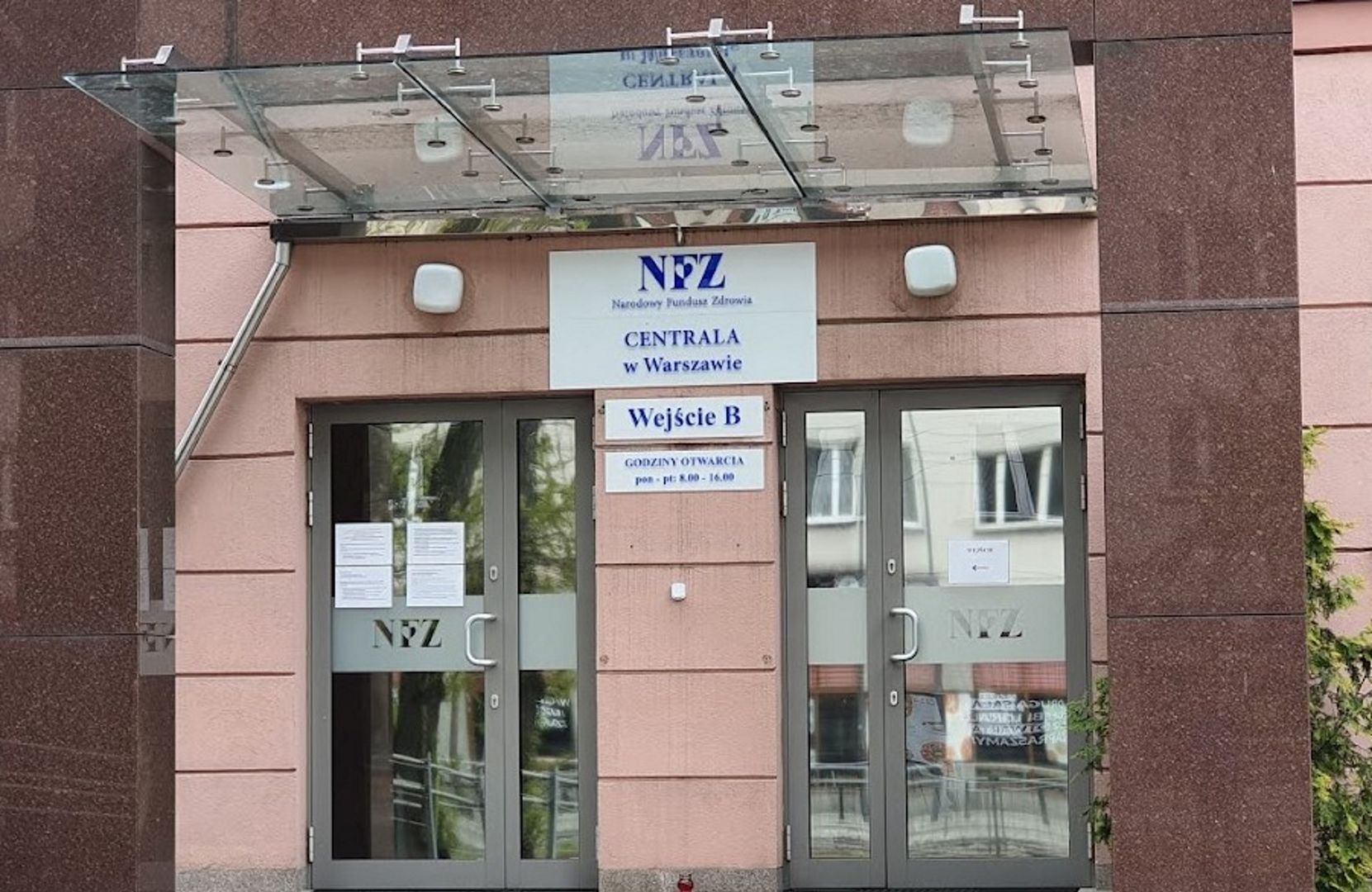 NFZ przyznał premie i nagrody pracownikom. Kwoty robią wrażenie