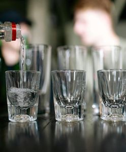 Masowe zatrucie alkoholem pod Petersburgiem. Zamieszana przedszkolanka