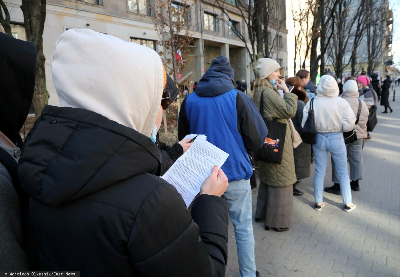 Kolejki po paszport. Wojewoda otwiera urzędy w soboty