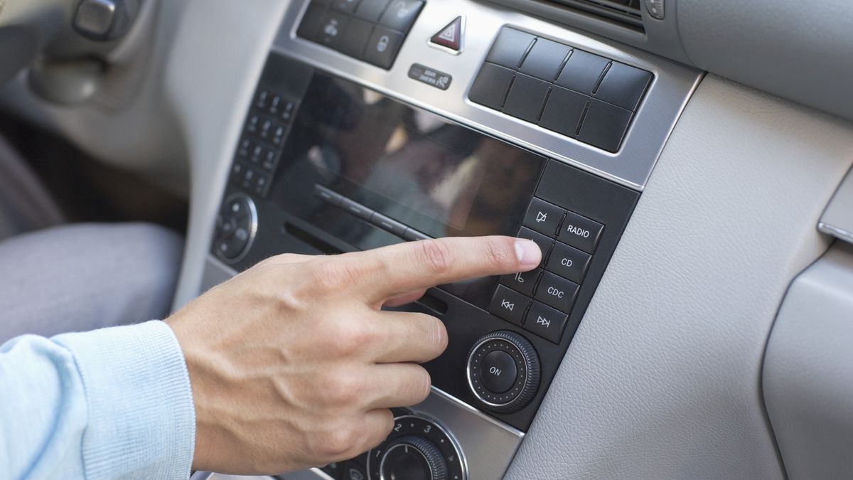 Będą kontrole odbiorników radiowych w samochodach