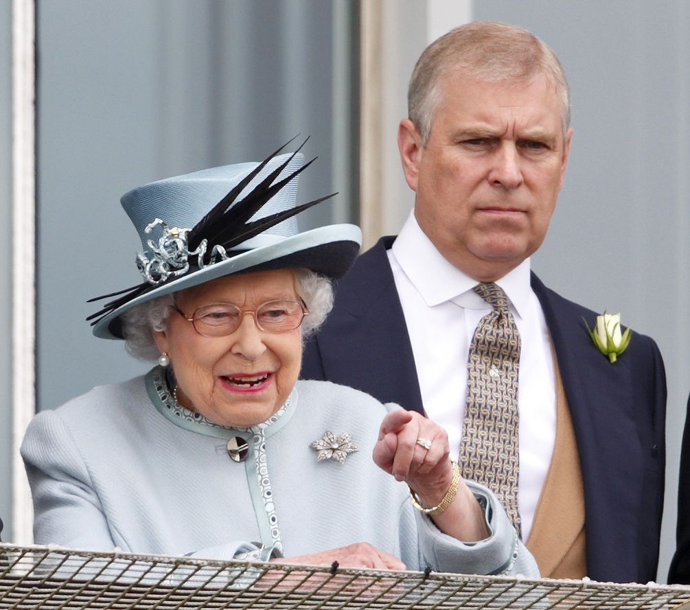Investec Derby Festival: Derby DayEPSOM, UNITED KINGDOM - JUNE 01: (EMBARGOED FOR PUBLICATION IN UK NEWSPAPERS UNTIL 48 HOURS AFTER CREATE DATE AND TIME) Queen Elizabeth II and Prince Andrew, Duke of York watch the racing as they attend Derby Day of the Investec Derby Festival at Epsom Racecourse on June 1, 2013 in Epsom, England. (Photo by Max Mumby/Indigo/Getty Images)Max Mumby/IndigoBlue, British Royalty, Derby, Duke of York, Epsom, Epsom Downs, Epsom Racecourse, Equestrianism, Feathers, Half Length, Hat, Horizontal, Horse Racing, Human Interest, Pale Blue, People, Prince Andrew, Queen Elizabeth II, Racing, Royal Family, Royalty, Smile, Smiling, The Derby, Waist Up, bestof, bestof, topics, topics, topix, topix, toppics, toppics, toppix, toppix
