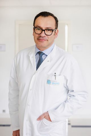 Dr Paweł Szymanowski jest kierownikiem Oddziału Klinicznego Ginekologii i Położnictwa Szpitala na Klinach w Krakowie.
