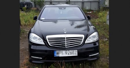 Nikt nie zgłosił się po auta. Mercedesy i porsche trafią na sprzedaż