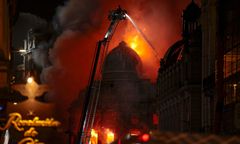 Potężny pożar w centrum Glasgow. Zawalił się budynek przy dworcu