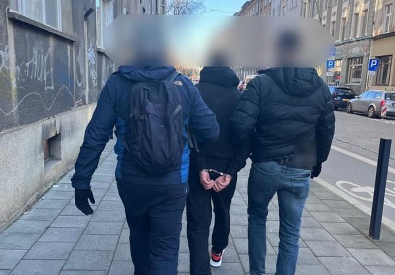 Atakował ludzi na ulicy. Pokrzywdzona ma złamany noc