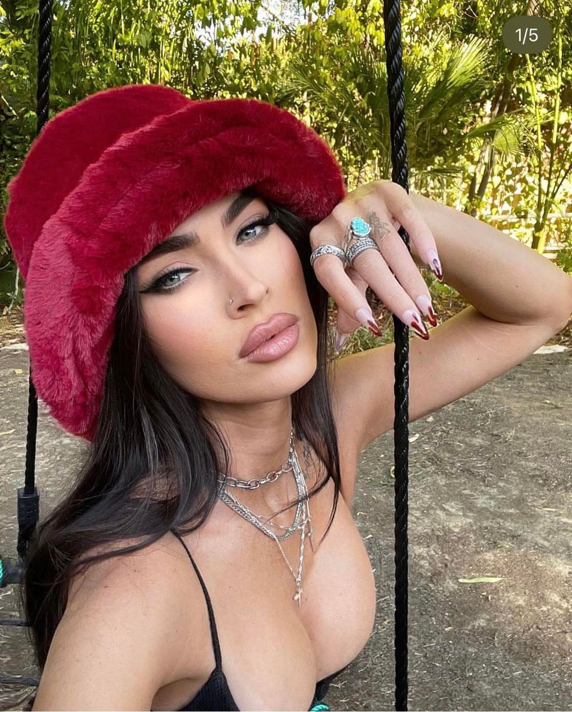 Internauci zarzucają Megan Fox, że PRZEHOLOWAŁA z operacjami plastycznymi