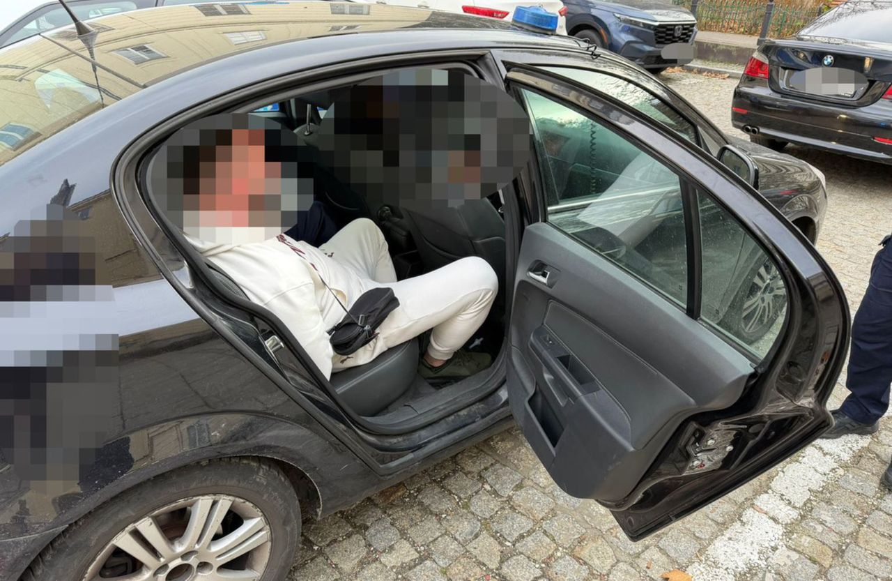 Warszawa: Pisk opon, brawura i trzy sądowe zakazy. Policjanci przerwali szaleńczą jazdę