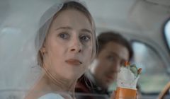 McWrap kusi weselników w reklamie McDonalda